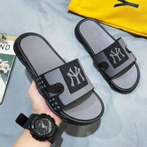 NY Logo Chunky Slide Slipper Pre-order